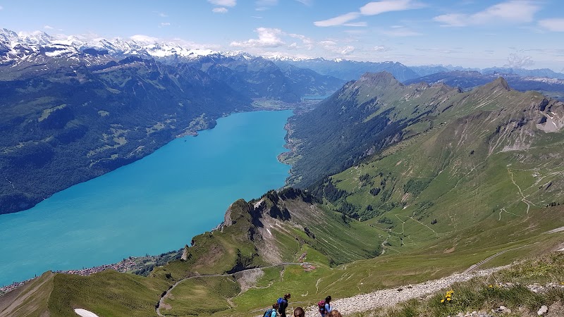 vacation rentals in Switzerland with lake access and garden view